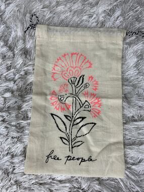 Free People Small Jewelry Bag Cream Flower Pink Collectible